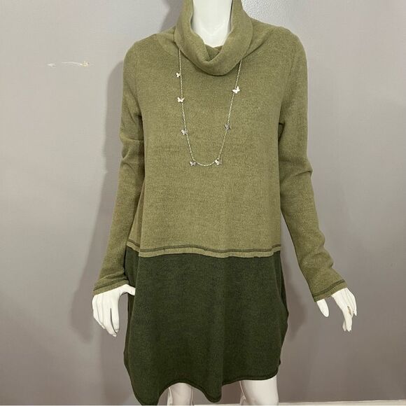 Easel Green Color Block Cowl Neck Sweater Dress -- S - Picture 3 of 10